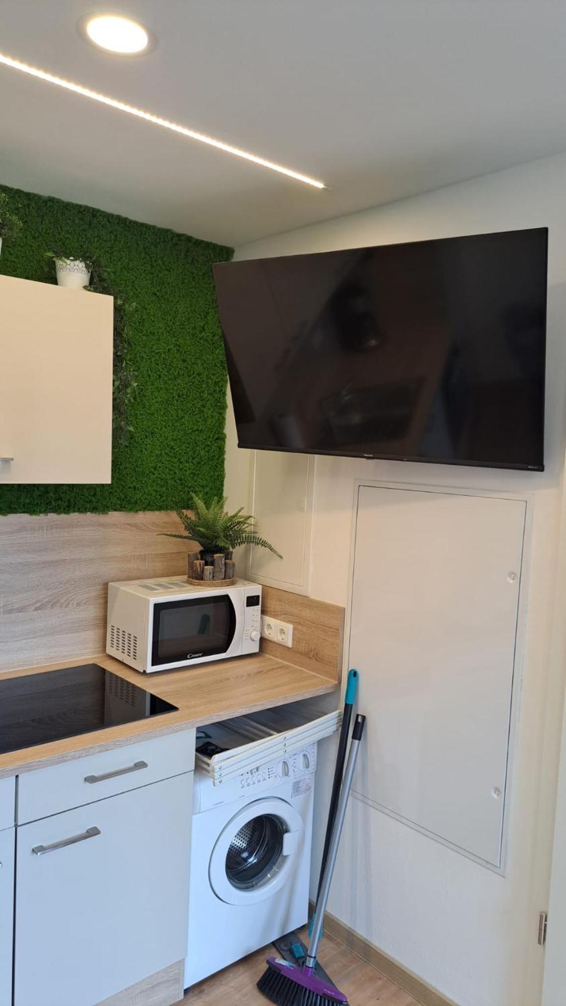 Appartment-Ferienwohnung Mit Kueche, Bad, Kostenlos Wlan, Modern Eingerichtet โรดิง ห้อง รูปภาพ